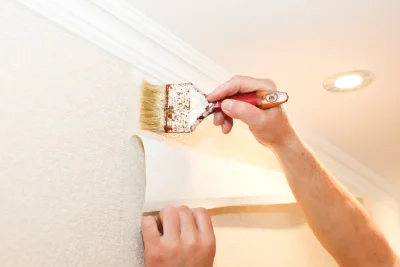 Pose de papier peint à la Cassagne — revêtements muraux et toiles de verre